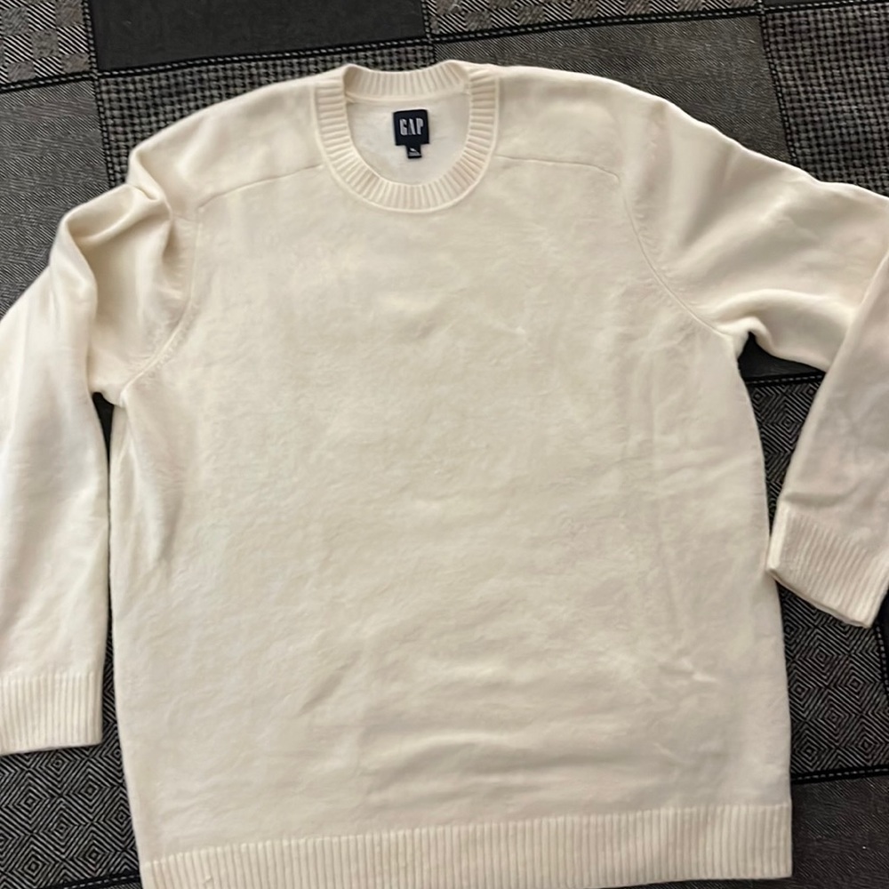 Gap crewneck sweater